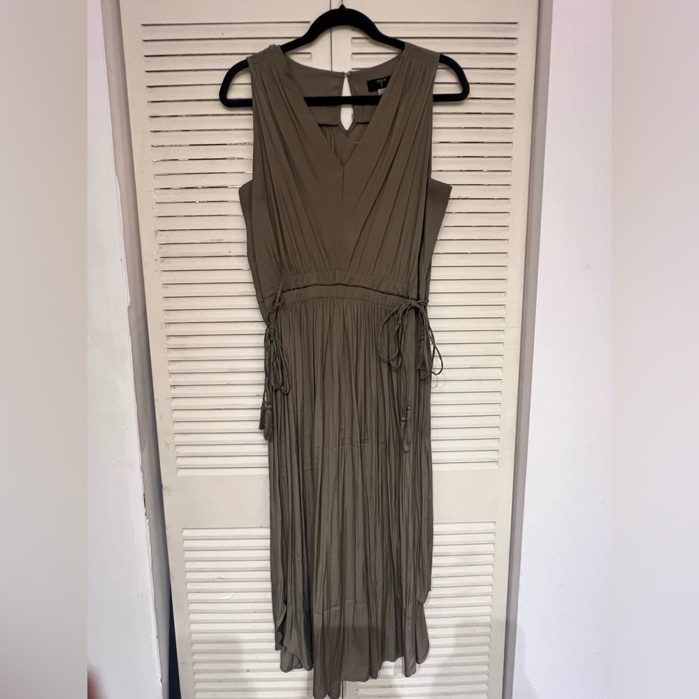 Elegant Olive Green Sleeveless Dress